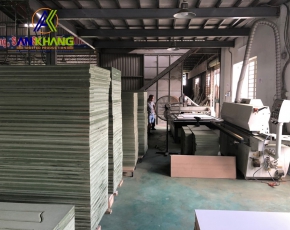 Sản Xuất 1800 Bộ Cửa Xuất Khẩu Campuchia